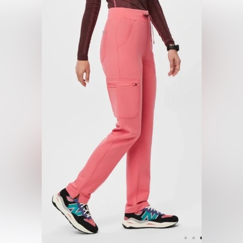 FIGS NWT High Wasted Yola scrubs